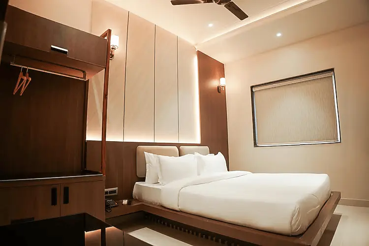 Luxury Room with City View